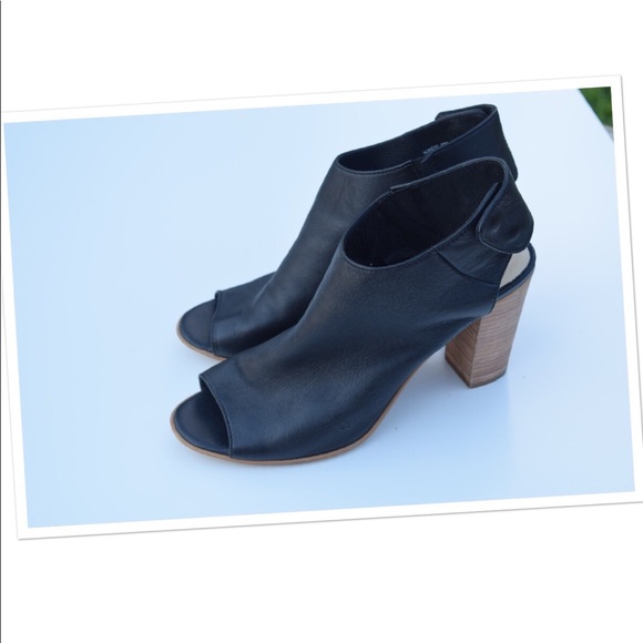 Steve Madden Shoes - Steve Madden Nonstp booties